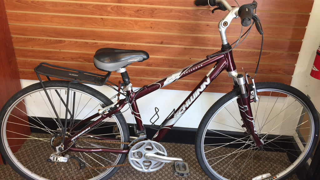 Schwinn voyageur hot sale ladies bike